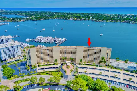 132 Lakeshore Dr #1020, North Palm Beach, FL 33408