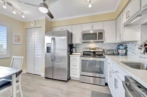 14425 Strathmore Ln #606, Delray Beach, FL 33446