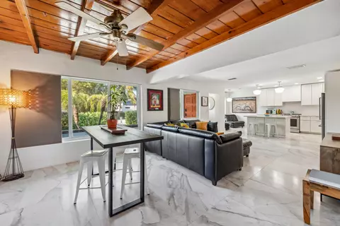 1154 Grant St, Hollywood, FL 33019