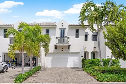 1135 Kingston Ln, Delray Beach, FL 33483