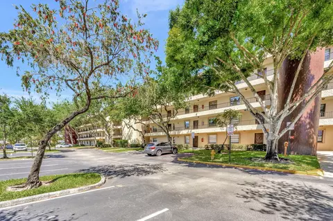 10551 W Broward Blvd #404, Plantation, FL 33324