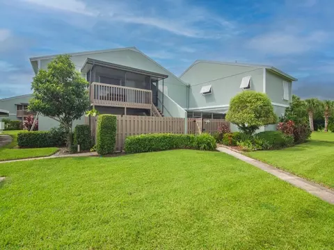 1174 Breezy Way #5, Sebastian, FL 32958