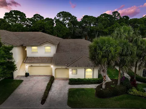 8184 Mulligan Cir, Port Saint Lucie, FL 34986