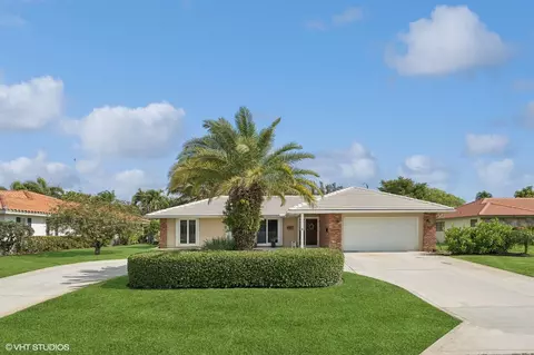 232 Sudbury Dr, Atlantis, FL 33462