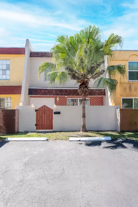 7500 NW 75 St, Tamarac, FL 33321