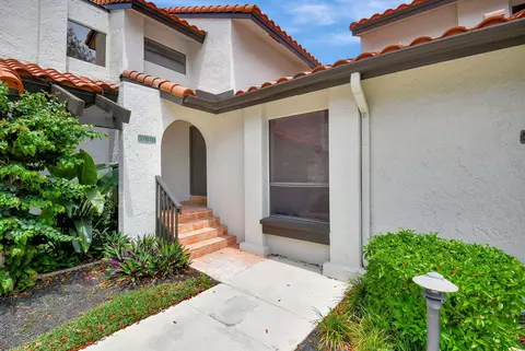 5761 Fox Hollow Dr #B, Boca Raton, FL 33486