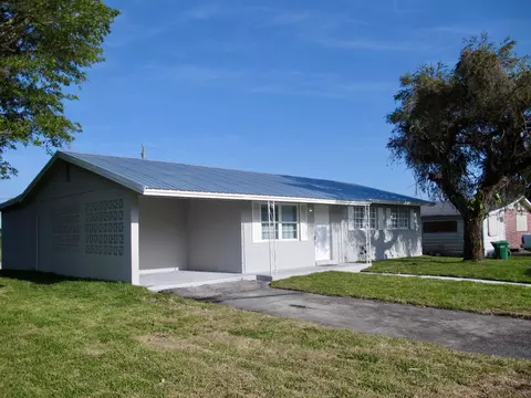 156 N Greenstar Ave, Pahokee, FL 33476