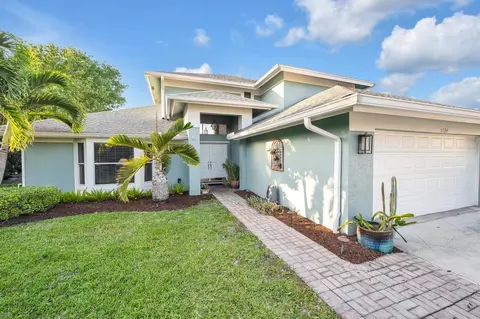1124 SW Oak Hollow Ct, Palm City, FL 34990