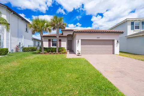 8287 NW Greenbank Cir, Port Saint Lucie, FL 34987