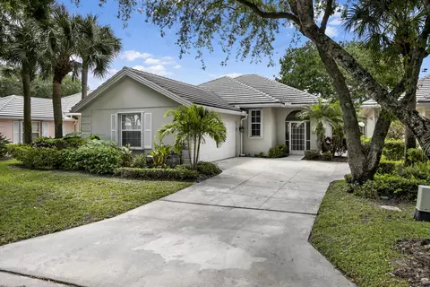 1004 Bedford Ave, Palm Beach Gardens, FL 33403