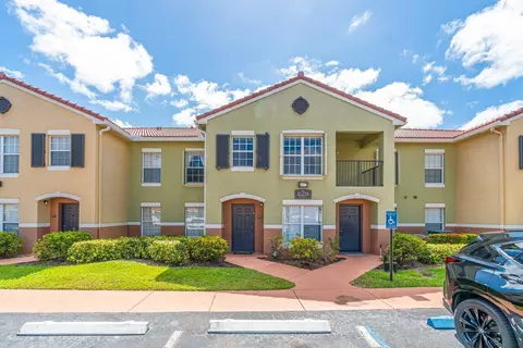 10294 Fox Trail Rd S #703, Royal Palm Beach, FL 33411