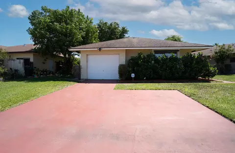 5258 Mendoza St, West Palm Beach, FL 33415