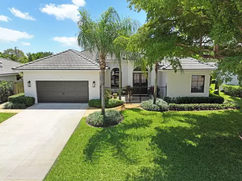 960 Greensward Ln, Delray Beach, FL 33445