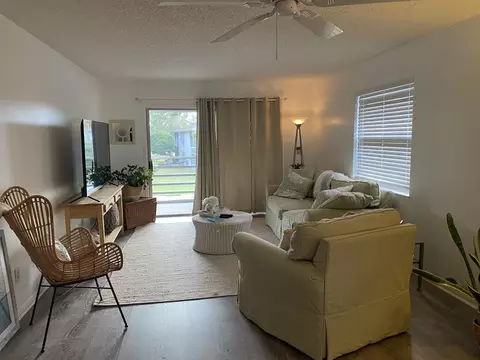 8 Lake Vista Trl #206, Port Saint Lucie, FL 34952