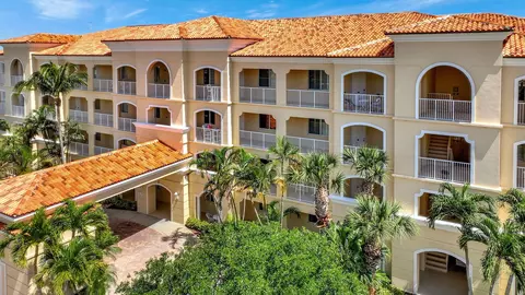 1 Harbour Isle Dr E #204, Fort Pierce, FL 34949