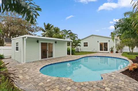 914 N Ocean Breeze, Lake Worth, FL 33460