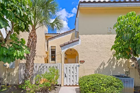 22350 Pineapple Walk Dr, Boca Raton, FL 33433