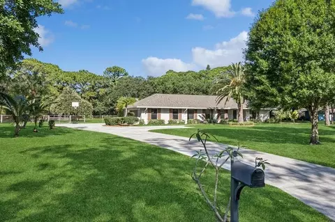 8629 Nashua Dr, Palm Beach Gardens, FL 33418