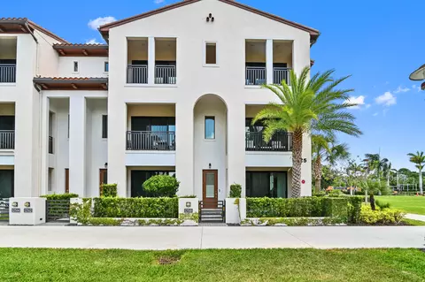 12510 Gross Pointe Dr, Palm Beach Gardens, FL 33418