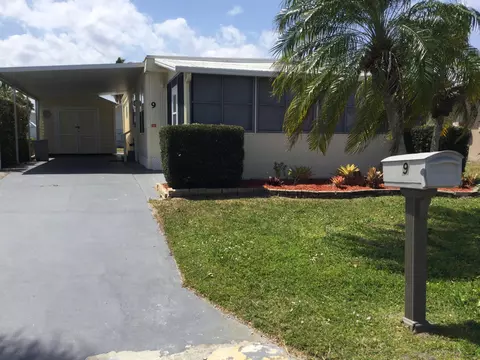 9 Islandia Ln, Port Saint Lucie, FL 34952