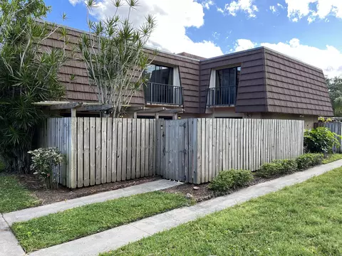103 1st Ln, Palm Beach Gardens, FL 33418