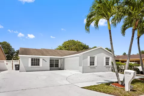 5978 Lincoln Cir W, Lake Worth, FL 33463