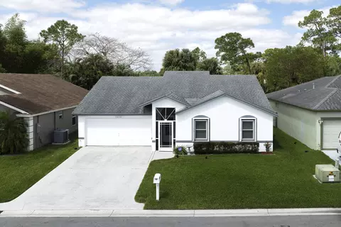 1060 Salmon Isle, Greenacres, FL 33413