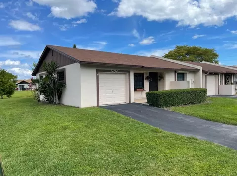 5268 Breadfruit Cir, Delray Beach, FL 33484