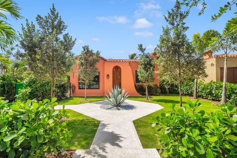 522 Claremore Dr, West Palm Beach, FL 33401