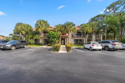 1102 Duncan Cir #202, Palm Beach Gardens, FL 33418