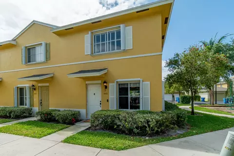 446 W Bloxham St, Lantana, FL 33462