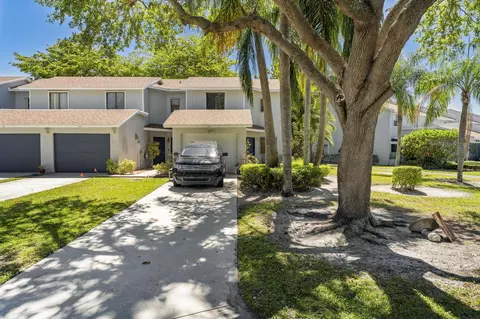 1615 Woodbridge Lakes Cir, West Palm Beach, FL 33406