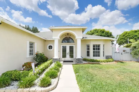 272 SW Kestor Dr, Port Saint Lucie, FL 34953