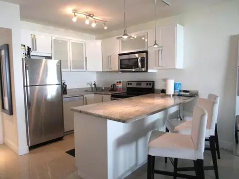 201 SE 6th Ave #4, Pompano Beach, FL 33060