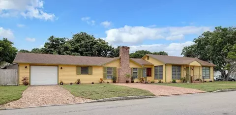 1230 N C St, Lake Worth, FL 33460