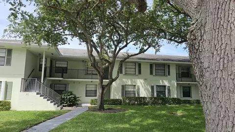 101 Sabal Ridge Cir #E, Palm Beach Gardens, FL 33418