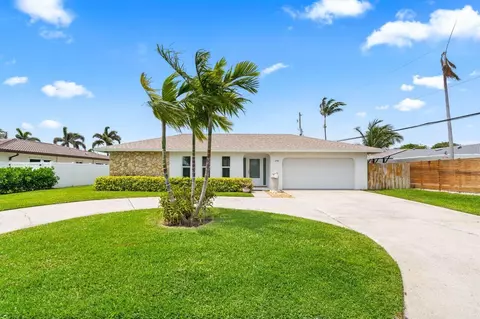 2745 NE 4th Way, Boca Raton, FL 33431