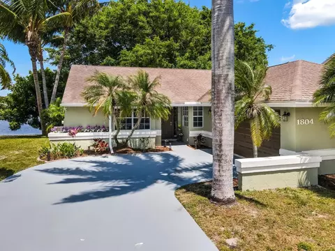 1804 Edgewater Dr, Boynton Beach, FL 33436
