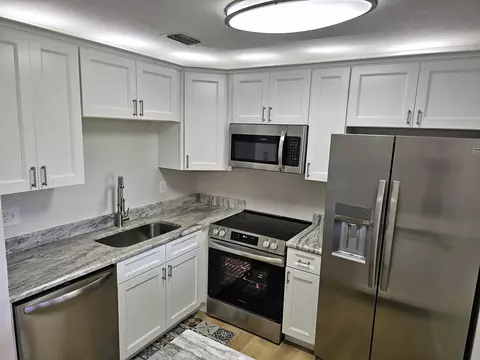 67 Royal Oak Dr #204, Vero Beach, FL 32962