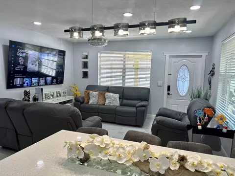 78 Barbados Dr, Palm Springs, FL 33461