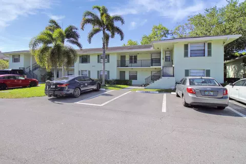 2101 Sable Ridge Ct #A, Palm Beach Gardens, FL 33418