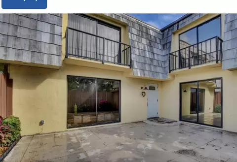 793 Springdale Cir, Palm Springs, FL 33461