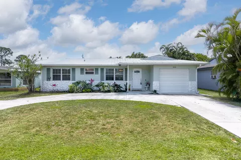 2560 SE Madison St, Stuart, FL 34997