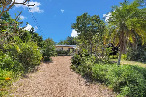 1176 W Shore Dr, West Palm Beach, FL 33406