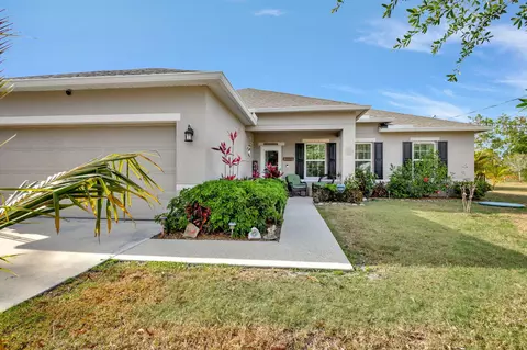 5330 NW Perez Ct, Port Saint Lucie, FL 34983
