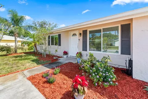 1961 SE Redwing Cir SW, Port Saint Lucie, FL 34952