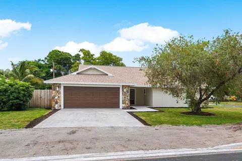 1614 SE Floresta Dr, Port Saint Lucie, FL 34983