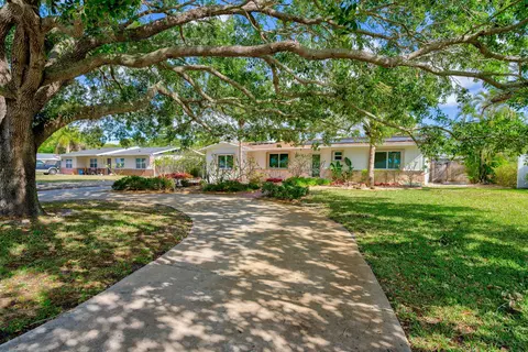 1437 SE 13th St, Stuart, FL 34996
