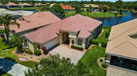 646 SW Lake Charles Cir, Port Saint Lucie, FL 34986