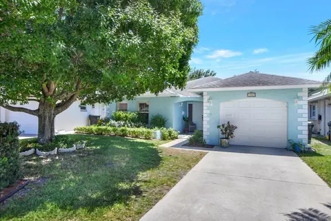 388 SW 5th Way, Boca Raton, FL 33432